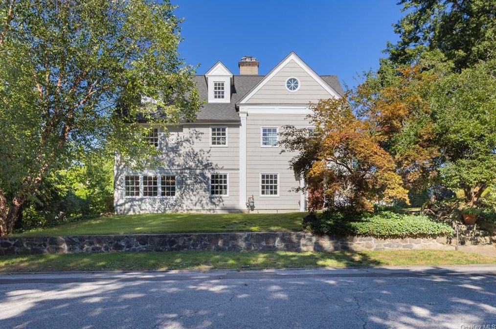 44 Merriam Pl, Yonkers, NY 10708-2729