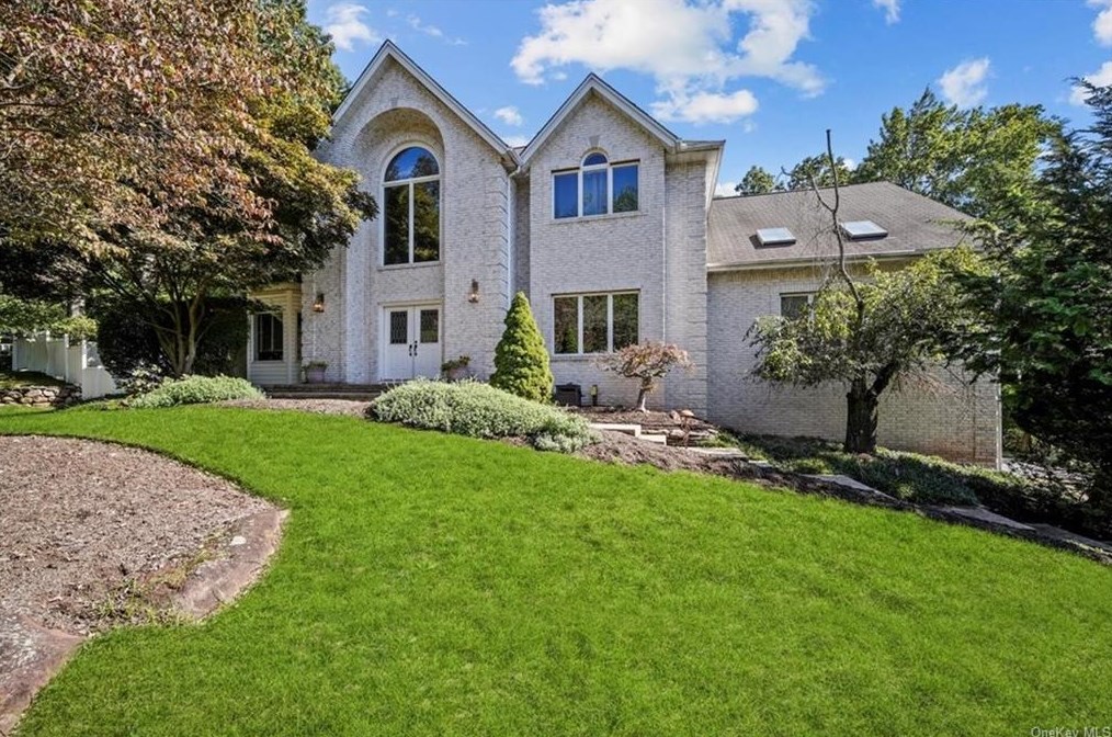 2 Alcott Ct, New City, NY 10956-6657