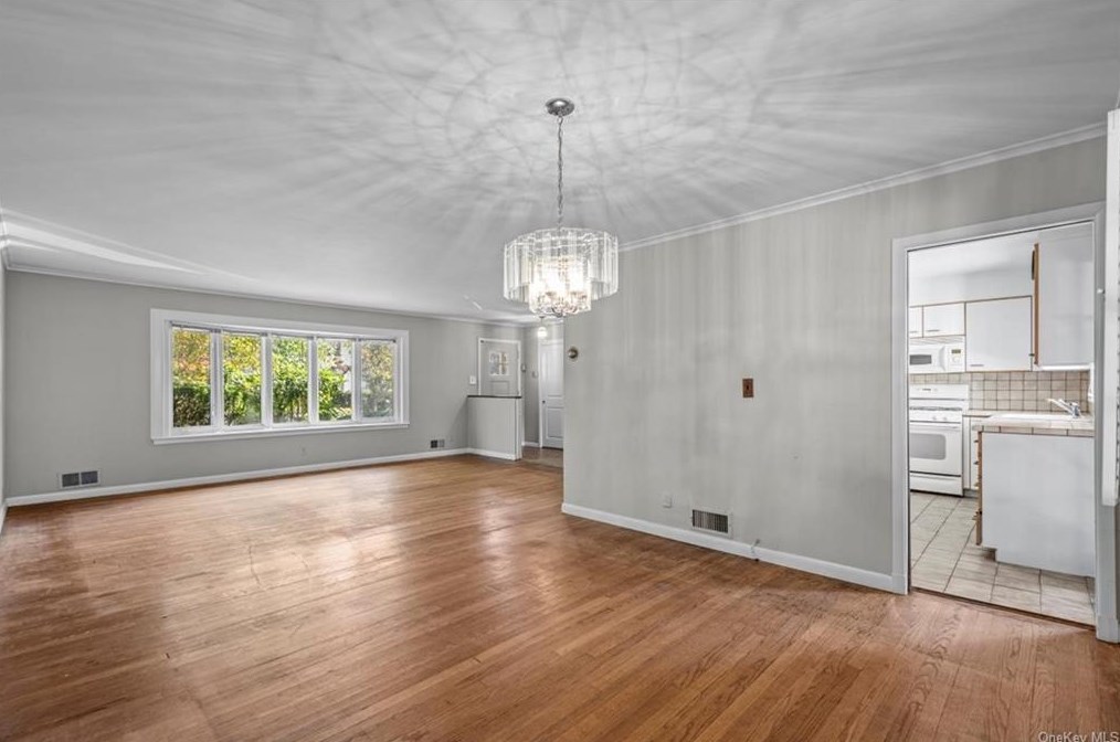 652 Forest Ave, Rye NY  10580-3249 exterior