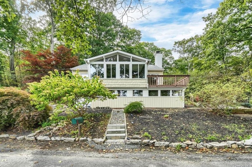 91 Southlake Rd, Kent Lakes, NY 10512