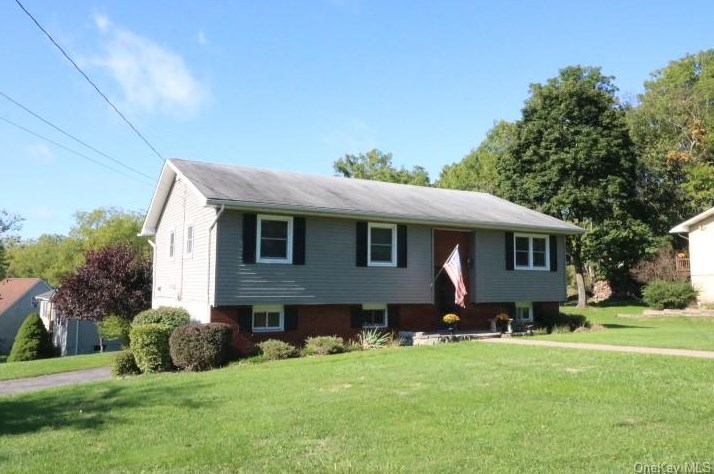 147 Wait St, Walden, NY 12586