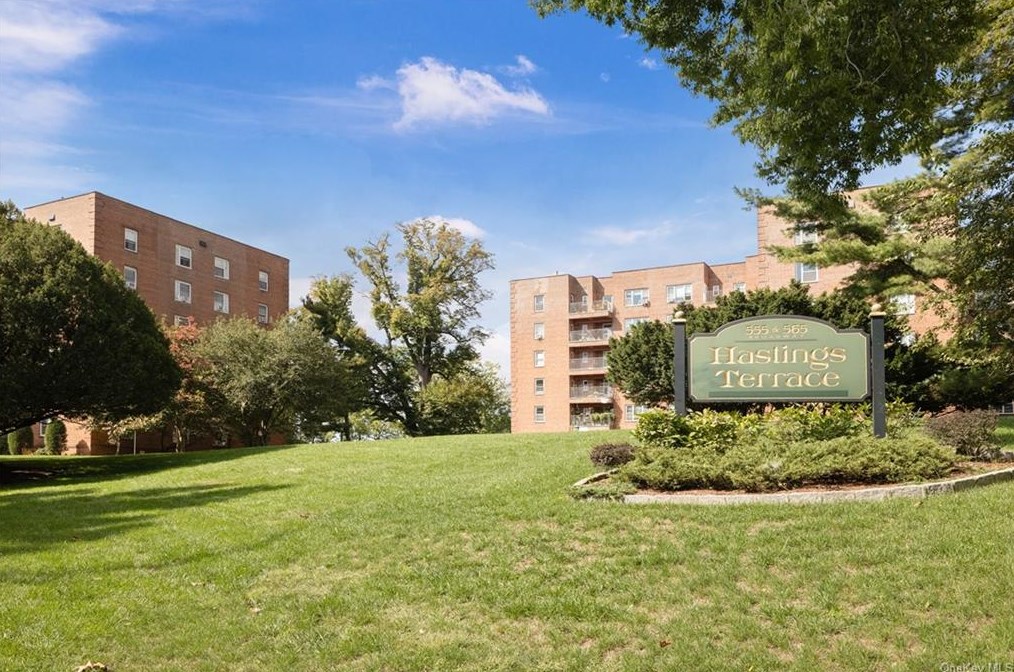555 Broadway, Yonkers, NY 10705-3731