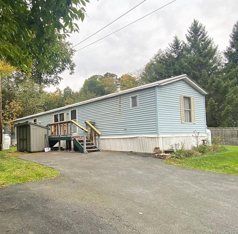 567 Southwoods Dr, Monticello, NY 12701