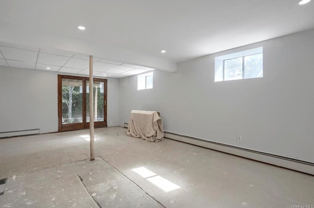 13 Maple Ln, Monroe NY 10950-1024 exterior