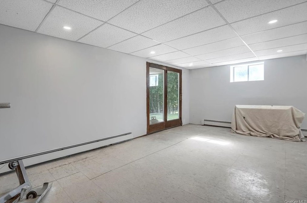 13 Maple Ln, Monroe NY 10950-1024 exterior