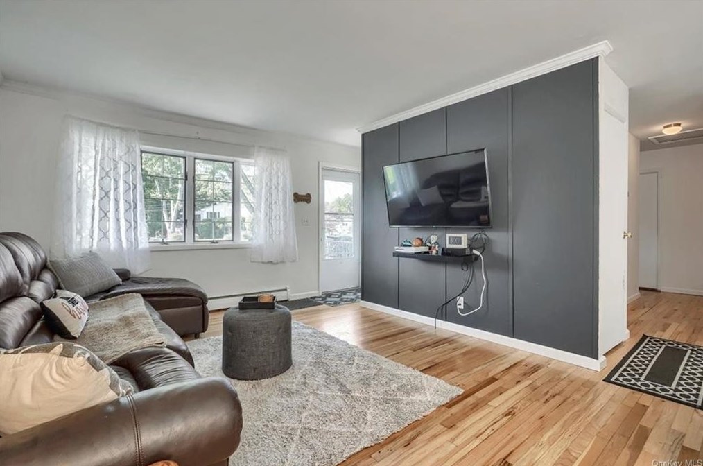 13 Maple Ln, Monroe NY 10950-1024 exterior