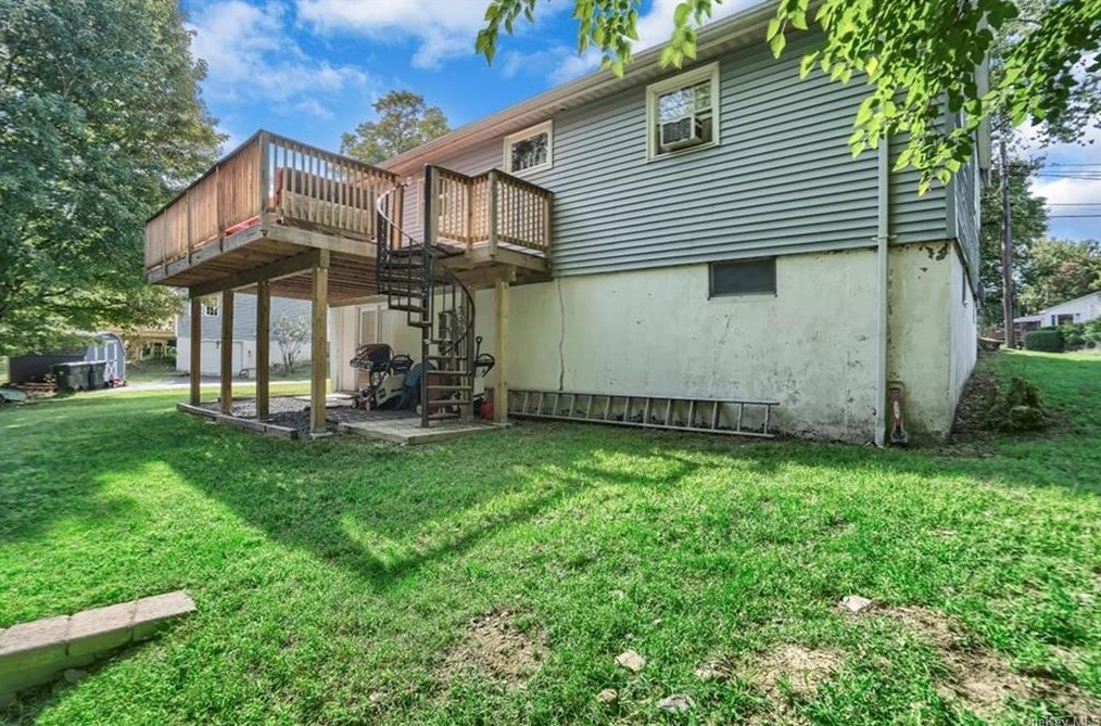 13 Maple Ln, Monroe NY 10950-1024 exterior