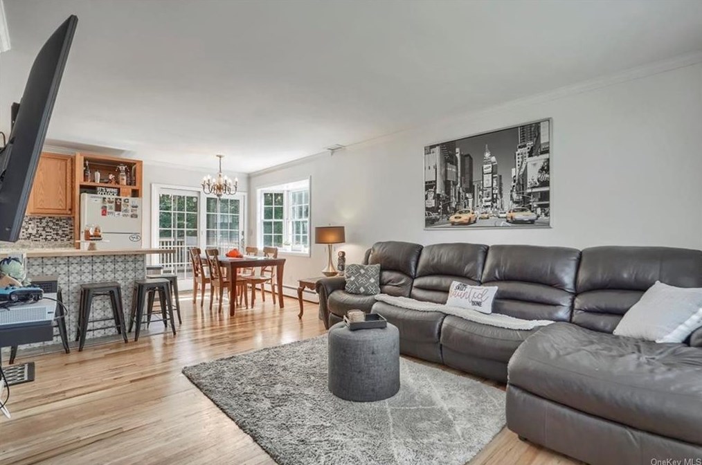 13 Maple Ln, Monroe, NY 10950-1010