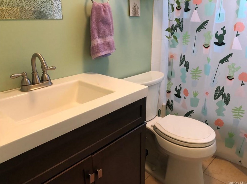 380 Country Club Ln, Mount Ivy NY  10970-2545 exterior