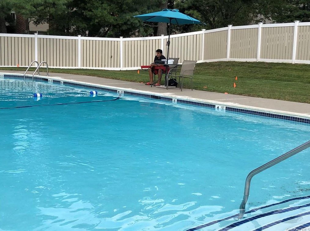 380 Country Club Ln, Mount Ivy NY  10970-2545 exterior