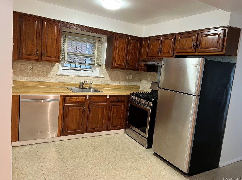 2050 Continental Ave, Bronx, NY 10461
