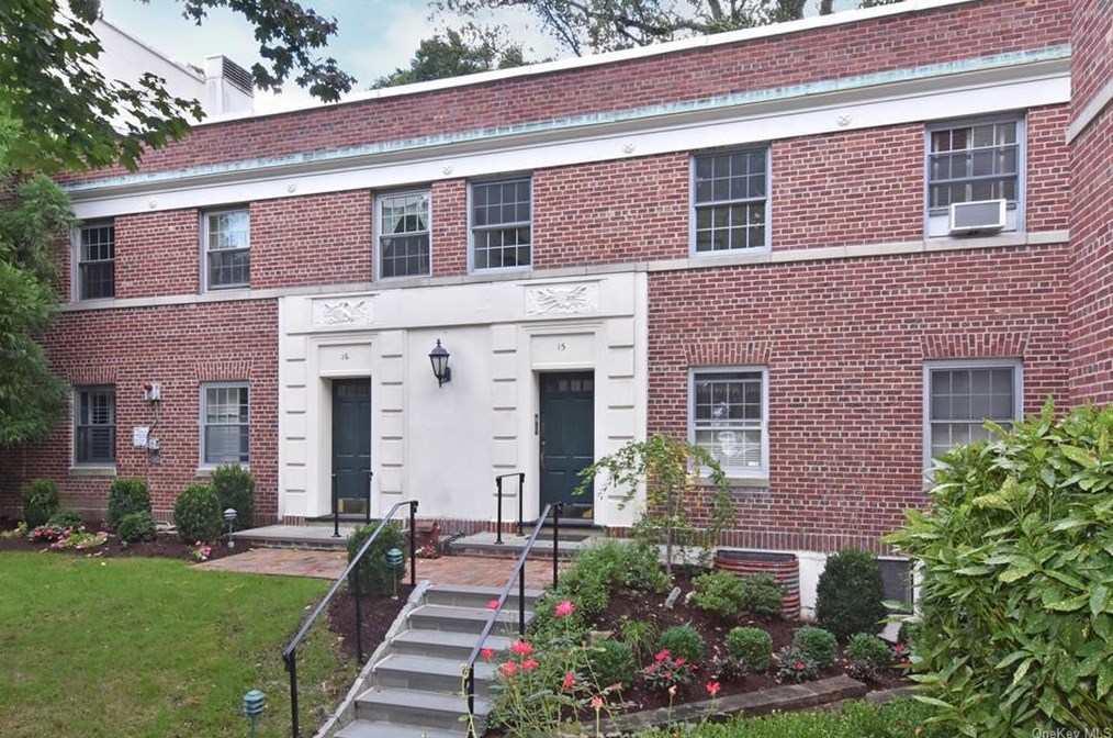 15 Alden Pl, Yonkers, NY 10708-4812