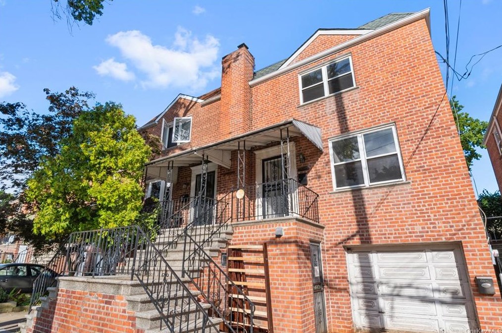 2428 Young Ave, Bronx, NY 10469