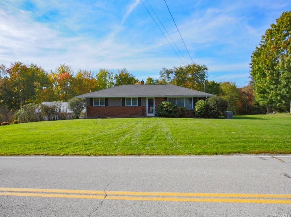 71 Prospect Hill Rd, Wallkill, NY 12589