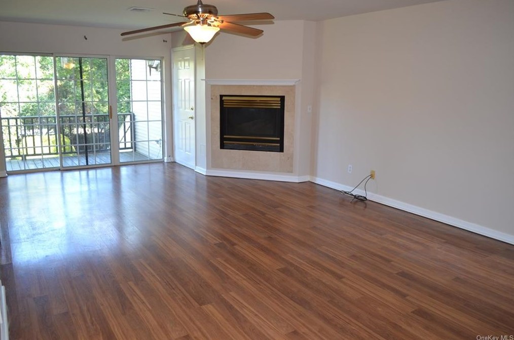 1045 Washington Grn, Newburgh, NY 12553-6911