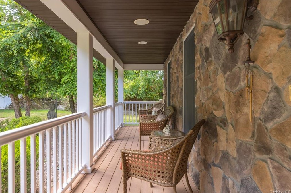 19 Deerfield Dr #a, New City, NY 10956