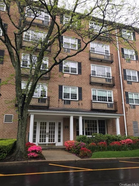 1 Consulate Dr #3b, Yonkers, NY 10707