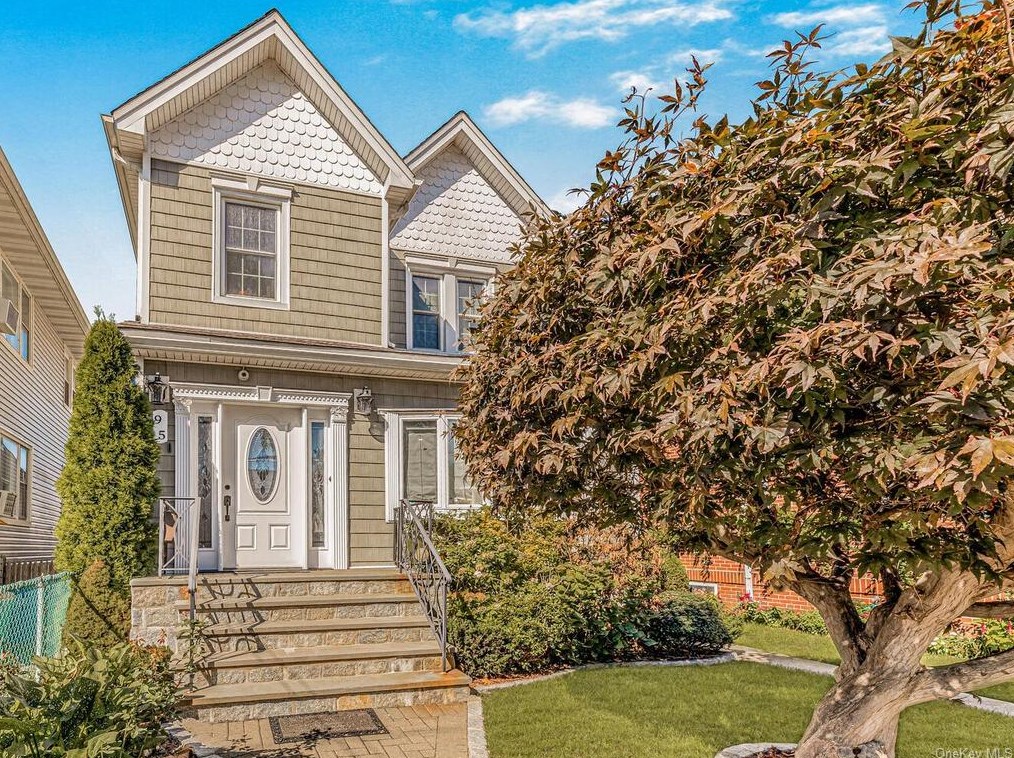 95 Clunie Ave, Yonkers, NY 10703-1068