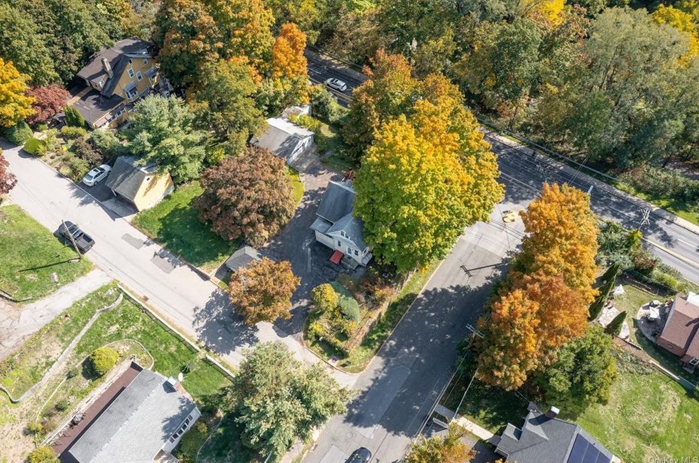 1800 Seabury Pl, Peekskill NY  exterior