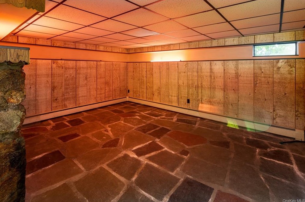 1800 Seabury Pl, Peekskill NY  exterior