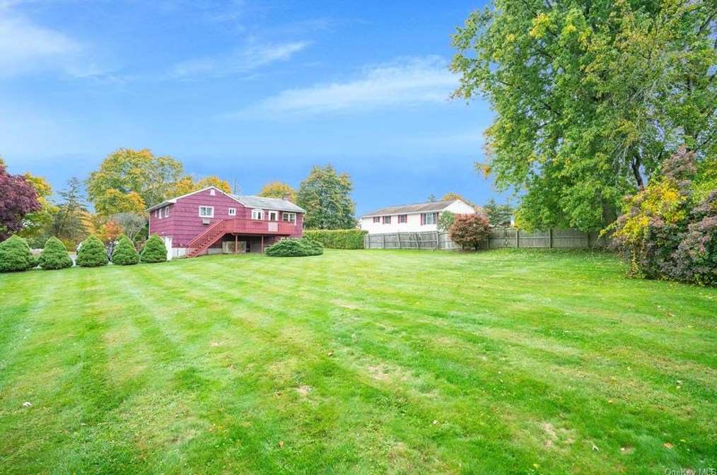 3189 Quinlan St, Yorktown Hgts, NY 10598