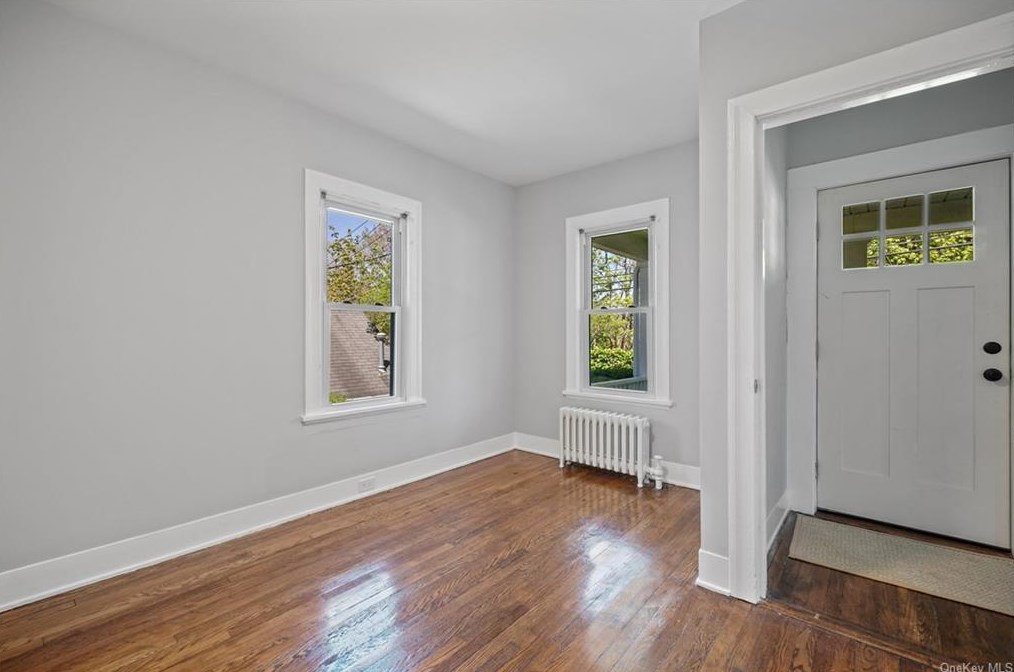 18 Terrace Pl, Mount Kisco, NY 10549