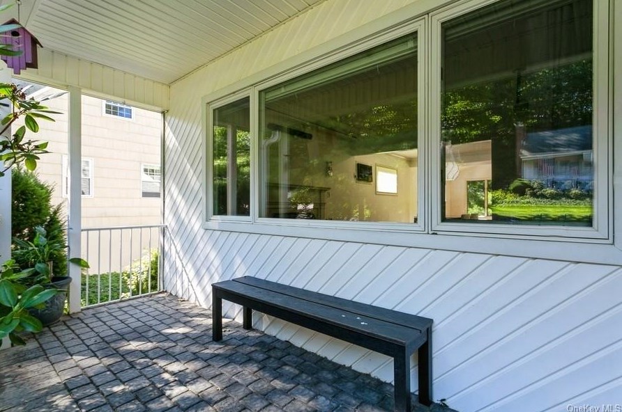32 Concord Rd, Ardsley, NY 10502-1102