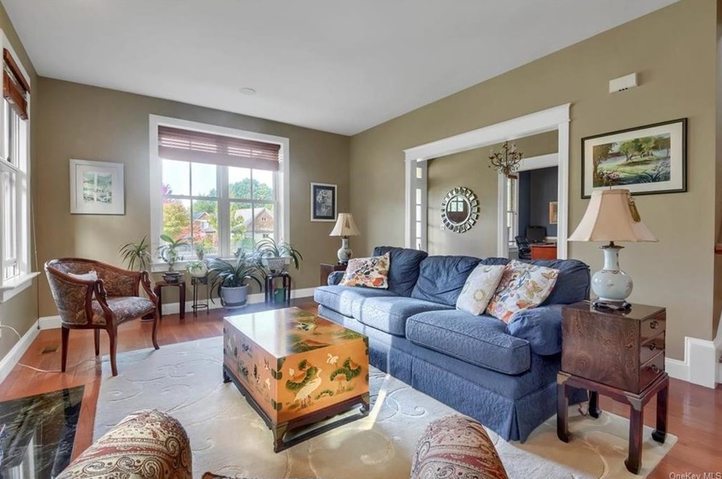 1 Bridges St, Warwick, NY 10990