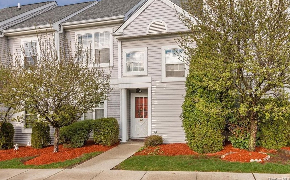 14 Kendal Ln, Middletown, NY 10940