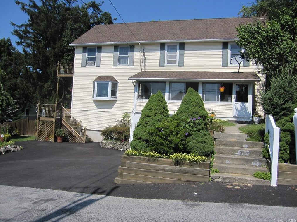 102 Walton Ter, Monroe, NY 10950-1213