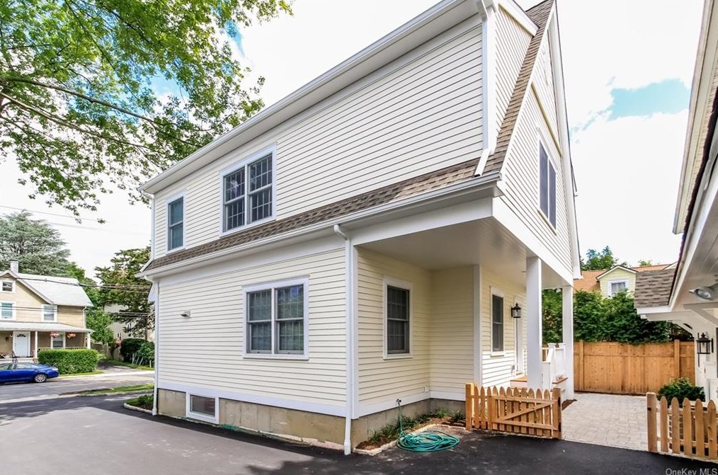 422 Midland Ave, Rye, NY 10580-3943