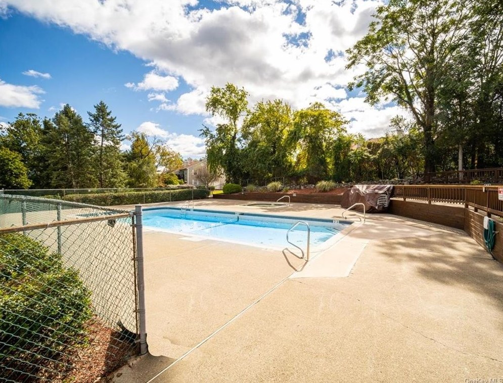 1174 Washington Grn, Newburgh NY  12553-6921 exterior