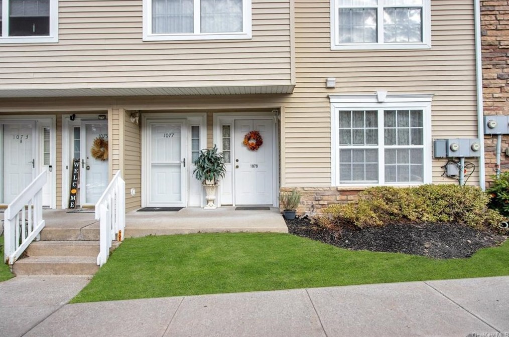 1079 Maggie Rd, Newburgh, NY 12550-7027
