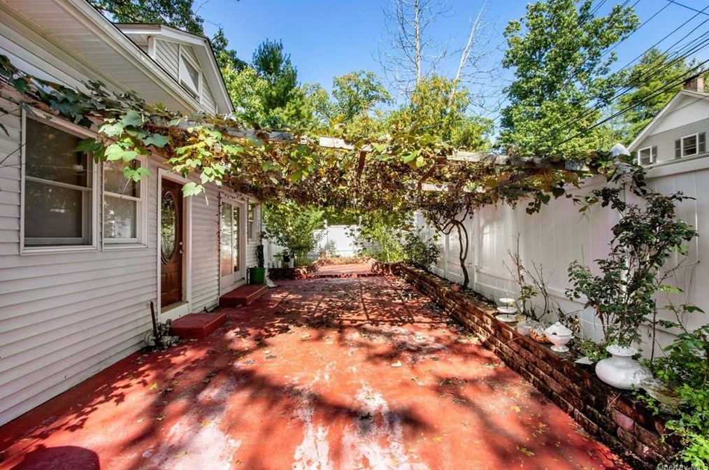 400 Kings Hwy, Valley Cottage, NY 10989