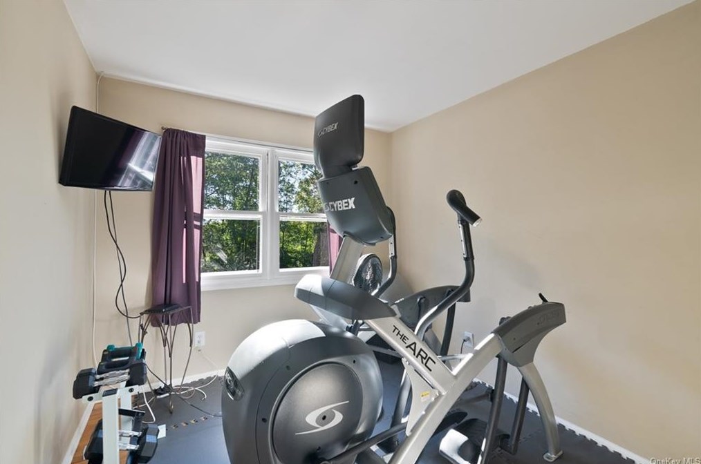 4 Gem Ct, New City NY  10956-7018 exterior