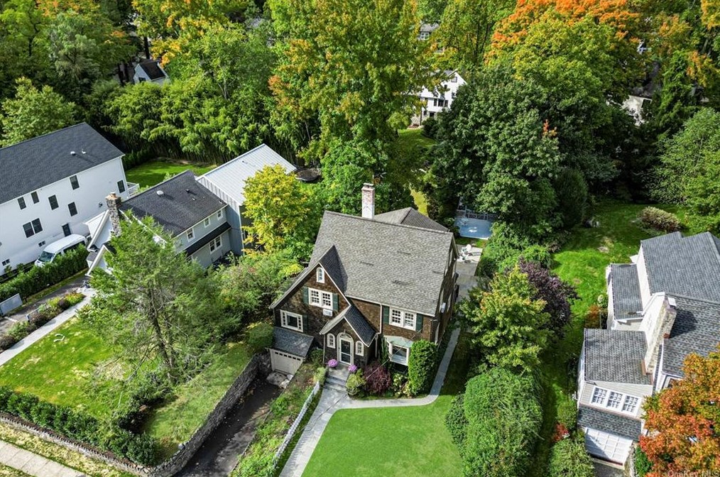 263 Murray Ave, Larchmont, NY 10538-1604