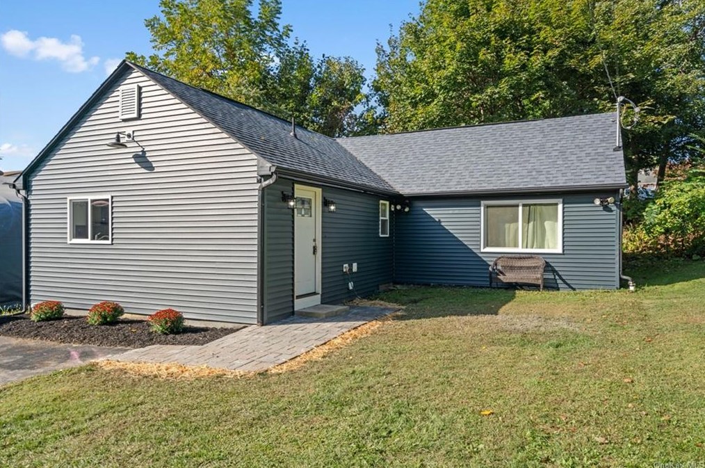131 Dix Ave, Newburgh, NY 12550-2715