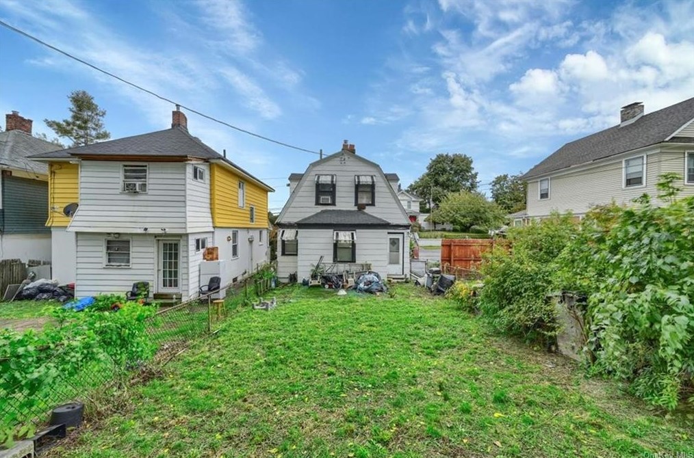 82 Prospect St, Newburgh NY 12550-4716 exterior