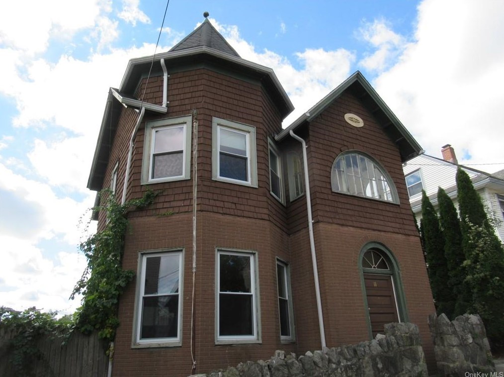 11 Schneider Ave, Highland Falls, NY 10928