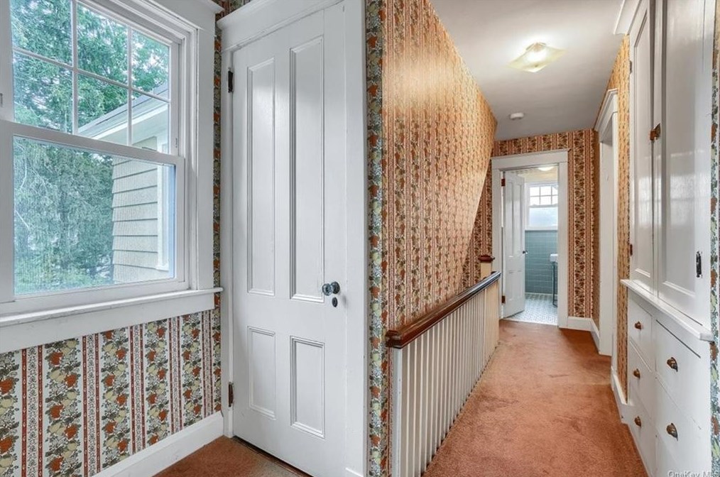 12 Platt St, Poughkeepsie NY 12601-4944 exterior