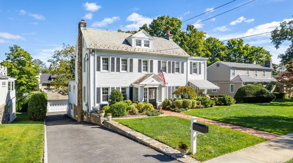 44 Puritan Dr, Rye Brook, NY 10573