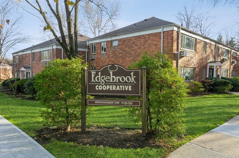 20 Lawrence Dr #a, White Plains, NY 10603