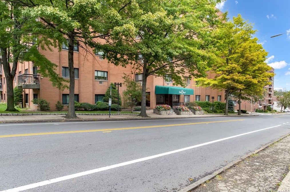 21 Lake St Apt 2c, White Plains, NY