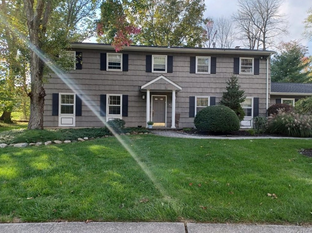 6 Yellowstone Dr, West Nyack, NY 10994