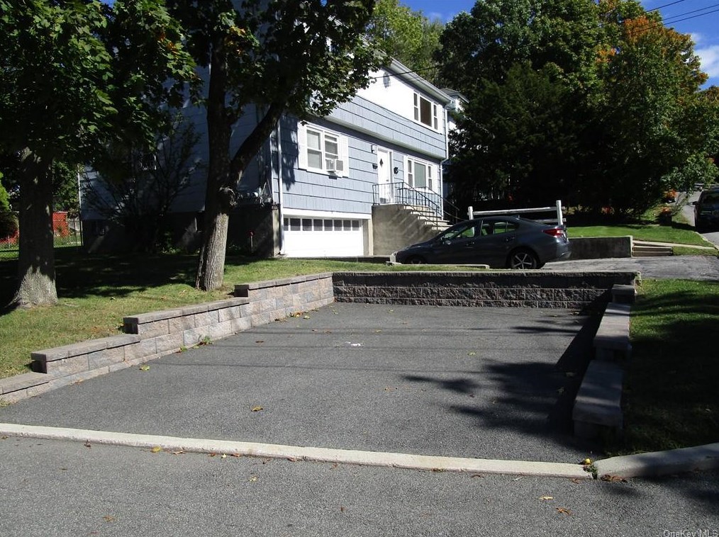 1 Charles Pl #2, Crotonville, NY 10562