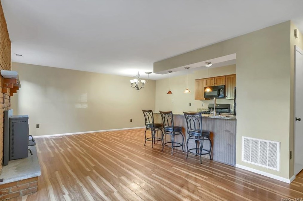 20 The Rise, Warwick, NY 10990