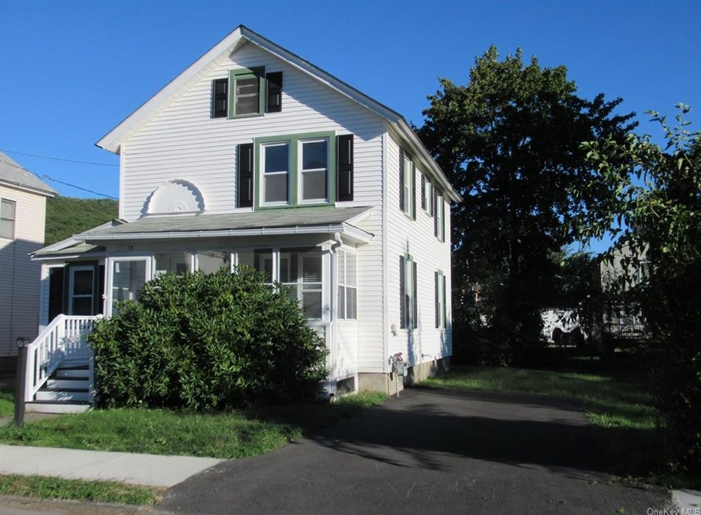 13 Grand St, Port Jervis, NY 12771
