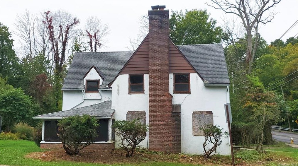 256 Main St, Mount Kisco, NY 10549-1207