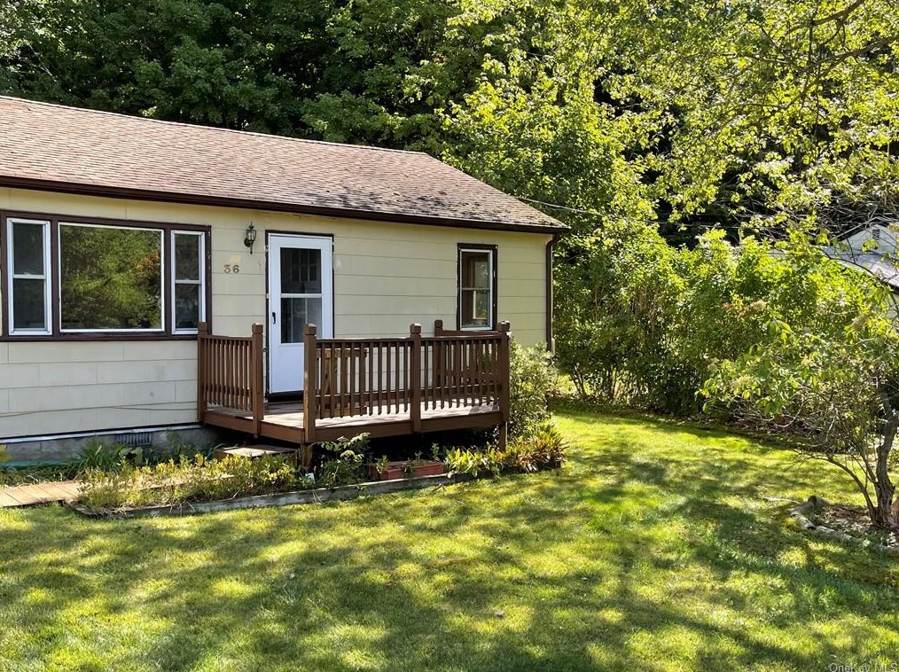 36 Homestead Dr, Kent Lakes, NY 10512