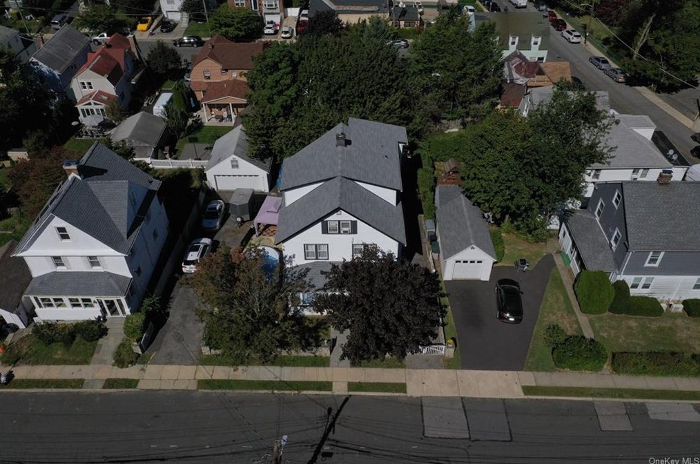 815 Carpenter Pl, Mamaroneck, NY 10543-3302